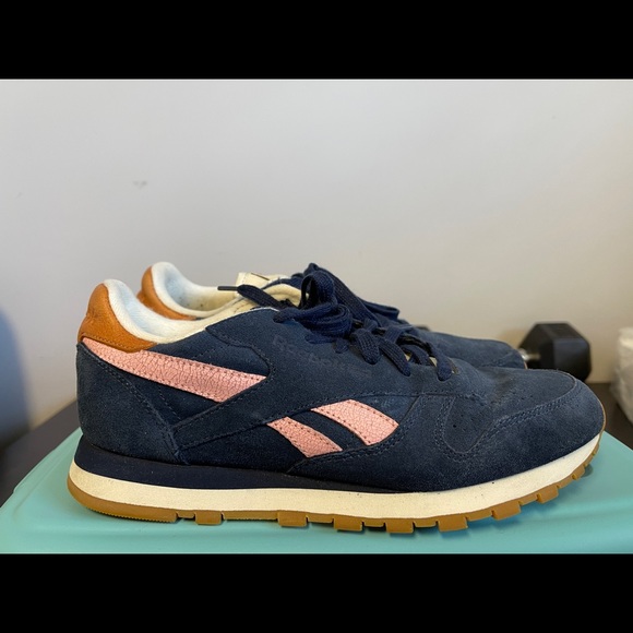Navy Blue Reebok Classic Trainers (SIZE US W7) - Picture 6 of 7